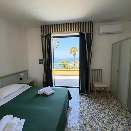 Belvedere Blu B&B Con Servizio Spiaggia *