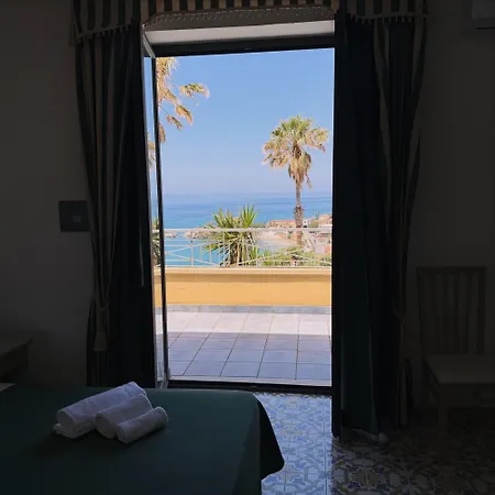 Belvedere Blu B&B Con Servizio Spiaggia Capsule hotel Belvedere Marittimo
