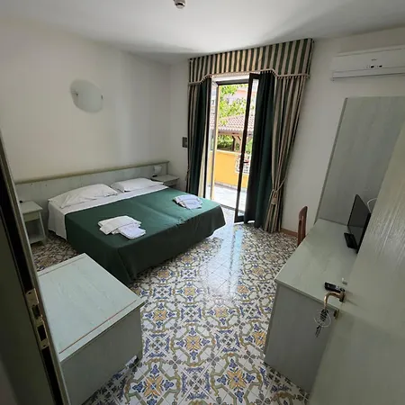 Capsule hotel Belvedere Blu B&B Con Servizio Spiaggia Belvedere Marittimo