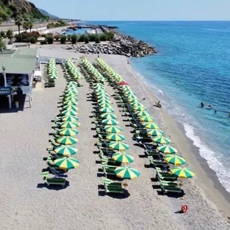 Belvedere Blu B&B Con Servizio Spiaggia Capsule hotel Belvedere Marittimo